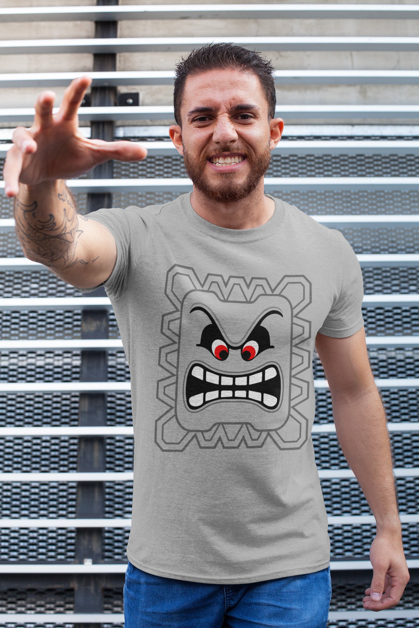 Thwomp Super Mario - T-Shirt